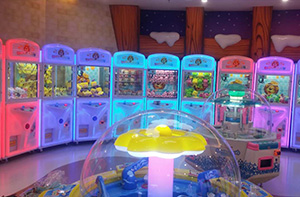 廣東羅定某場地夢幻娃娃機展示