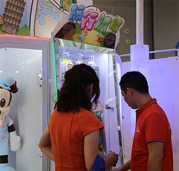 【立而方】24小時不間歇在線營業(yè)，娃娃機為什么能夠如此瘋狂