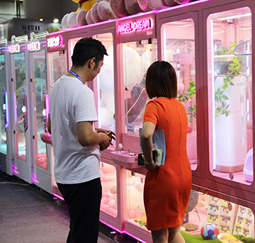 【立而方】想抓個娃娃比找男朋友還難？那是你還沒學習到這些姿勢！