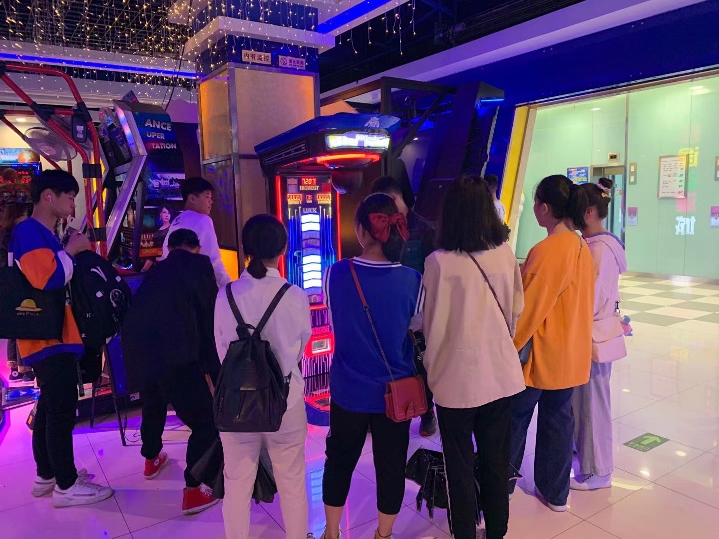 想要投資一個電玩城需要怎么做？